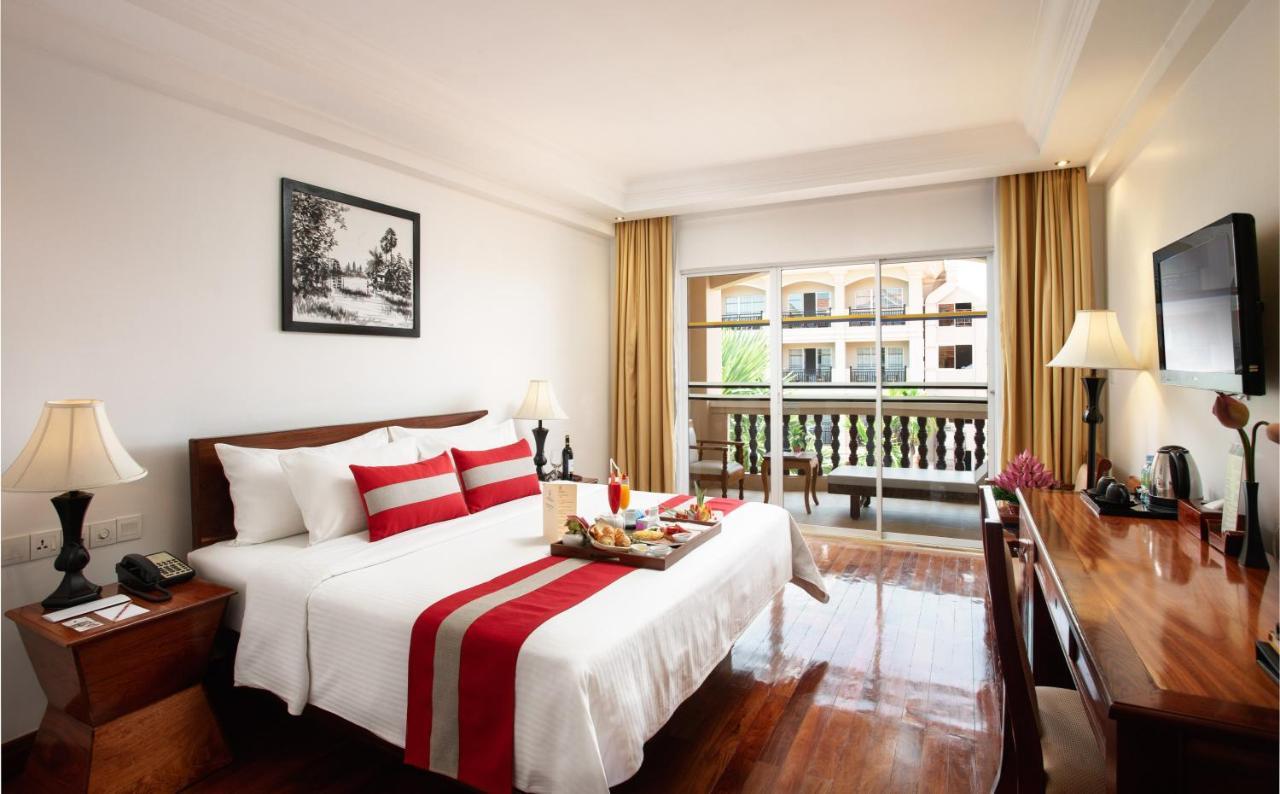 Hotel Somadevi Angkor Premium Ciudad de Siem Riep Exterior foto