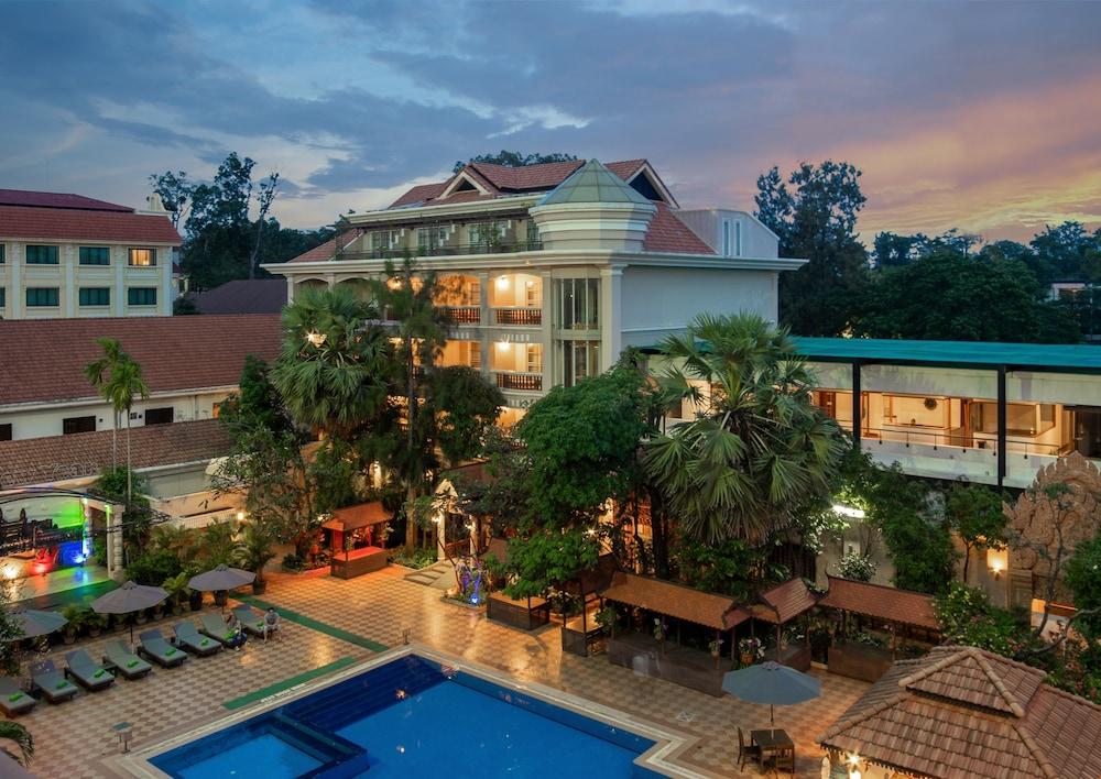 Hotel Somadevi Angkor Premium Ciudad de Siem Riep Exterior foto